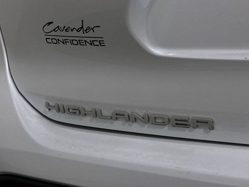 Used 2023 Toyota Highlander XLE AWD/4WD image 32