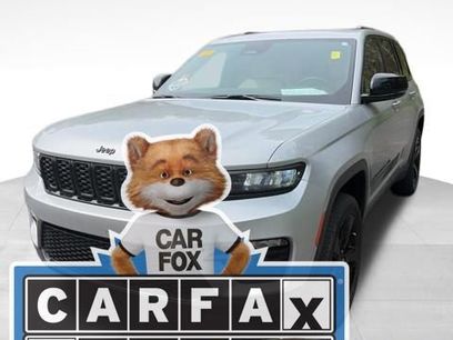 Used 2024 Jeep Grand Cherokee Limited w/ Black Appearance Package