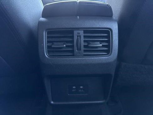 Used 2021 Nissan Rogue SV image 22