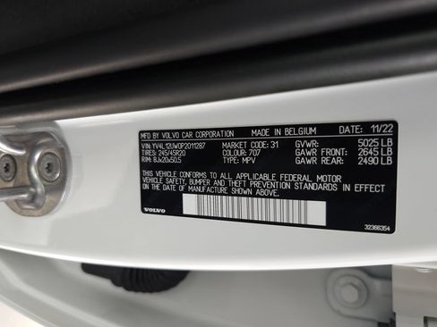 Used 2023 Volvo XC40 B5 Plus w/ Driver Assist Package AWD/4WD image 35