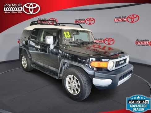 Used 2013 Toyota FJ Cruiser 4WD w/ Upgrade Pkg image 1