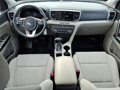 Used 2022 Kia Sportage LX image 11