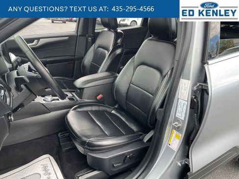 Used 2024 Ford Escape Platinum AWD/4WD image 3