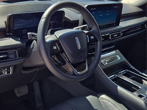 Used 2025 Lincoln Aviator Reserve w/ Illumination Package image 22