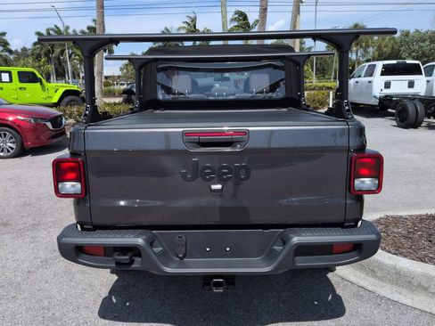 Used 2024 Jeep Gladiator Sport AWD/4WD image 6