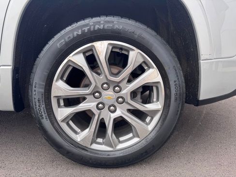 Used 2021 Chevrolet Traverse Premier AWD/4WD image 28