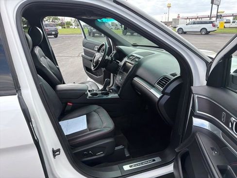 Used 2016 Ford Explorer Sport w/ Equipment Group 401A AWD/4WD image 37