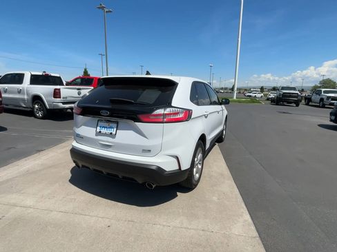 Used 2020 Ford Edge SE image 34