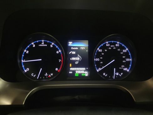 Used 2018 Toyota RAV4 XLE w/ Plus Extra Value Package AWD/4WD image 23