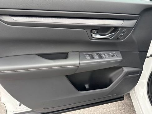 Used 2025 Honda CR-V Sport-L image 9