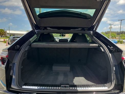 Used 2020 Lamborghini Urus image 11