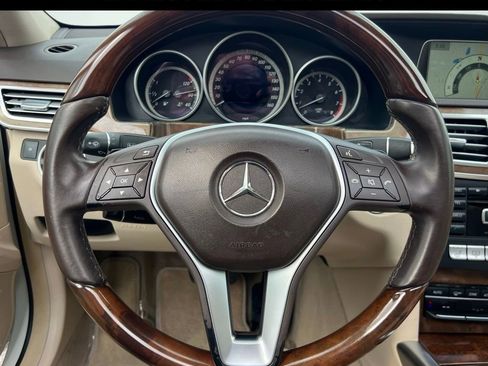 Used 2014 Mercedes-Benz E 350 Sedan image 41