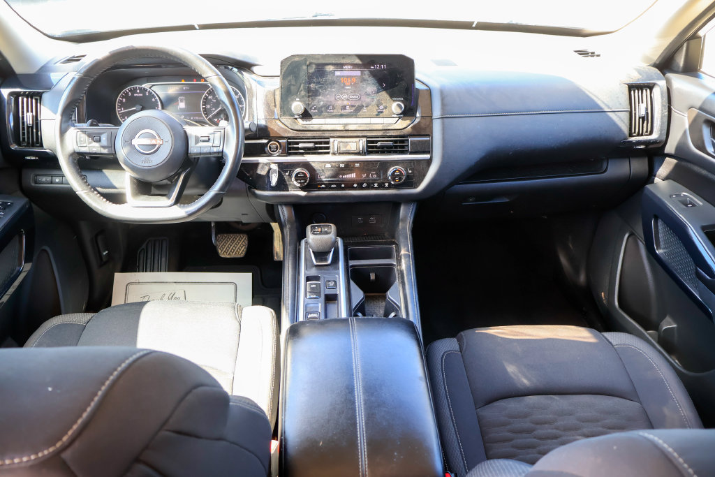 Used 2024 Nissan Pathfinder SV FWD image 6