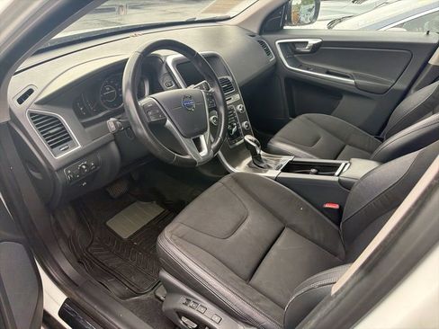 Used 2016 Volvo XC60 T5 w/ Proximity Package FWD image 11