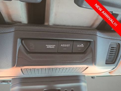 Used 2025 Jeep Gladiator Sport AWD/4WD image 24