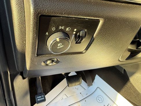 Used 2013 Jeep Grand Cherokee Overland w/ Advance Technology Group image 18