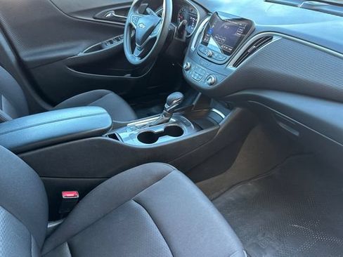 Used 2023 Chevrolet Malibu LT FWD image 17