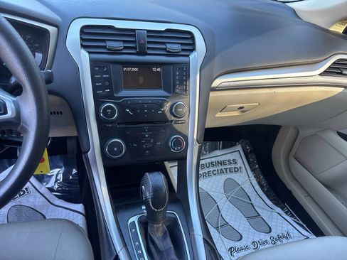 Used 2014 Ford Fusion SE image 10
