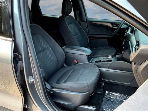 Certified 2025 Ford Escape Active FWD image 31