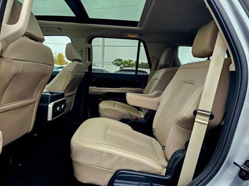 Used 2022 Ford Expedition Limited image 23