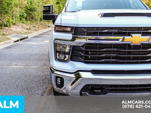 Used 2025 Chevrolet Silverado 2500 LT w/ Convenience Package AWD/4WD image 11