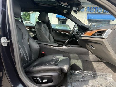 Used 2017 BMW 530i xDrive AWD/4WD image 11