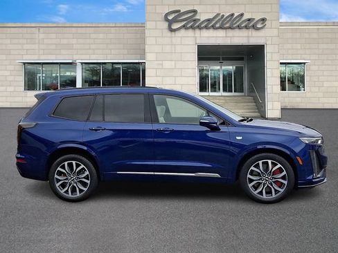 Certified 2024 Cadillac XT6 Sport w/ Technology Package AWD/4WD image 9