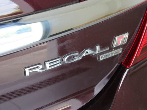 Used 2017 Buick Regal AWD image 34
