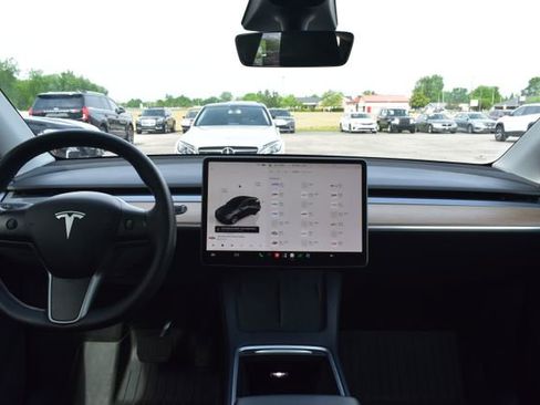 Used 2022 Tesla Model Y Long Range AWD/4WD image 34