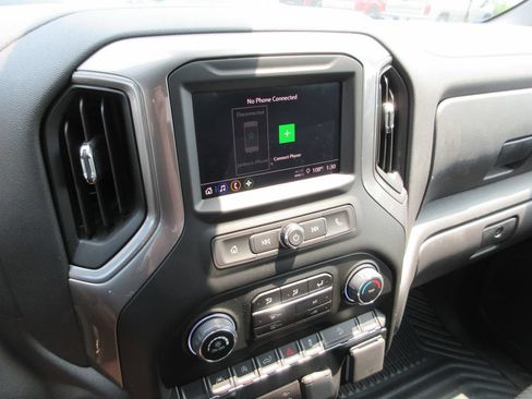 Used 2025 Chevrolet Silverado 1500 Custom Trail Boss AWD/4WD image 25