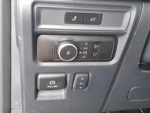 Used 2024 Ford Expedition Limited image 16