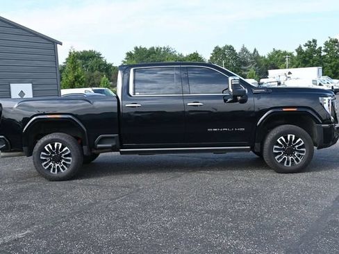 Used 2024 GMC Sierra 2500 Denali Ultimate AWD/4WD image 2