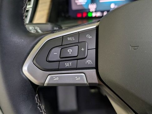 Used 2025 Volkswagen Atlas SE AWD/4WD image 19