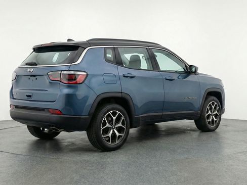 Used 2025 Jeep Compass Limited image 9