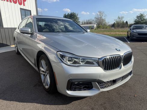 Used 2017 BMW 750i xDrive image 4