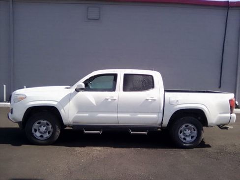 Used 2023 Toyota Tacoma SR image 13