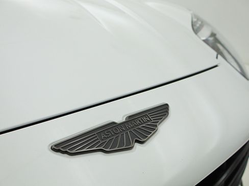 Used 2024 Aston Martin DB12 Convertible RWD image 21
