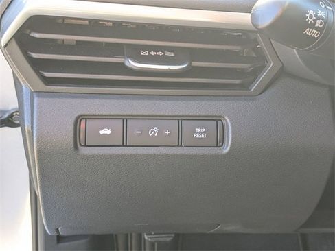 Used 2024 Nissan Altima 2.5 S image 12