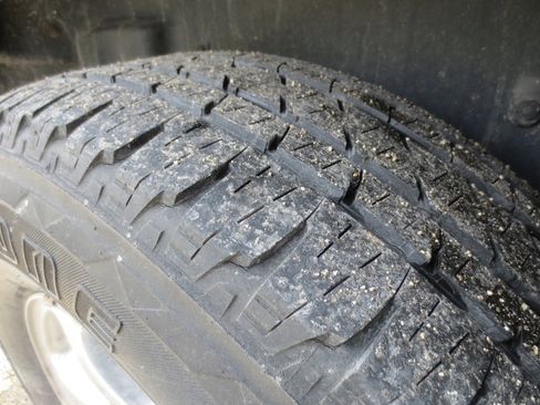 Used 2004 GMC Yukon Denali image 30