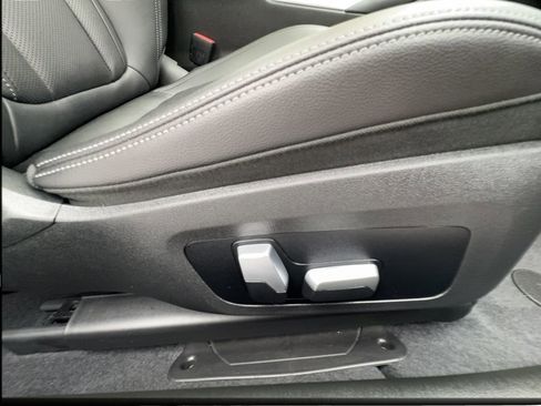 Used 2022 BMW 230i Coupe w/ Convenience Package RWD image 27