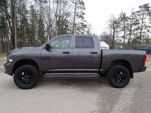 Used 2020 RAM 1500 4x4 Crew Cab w/ Night Edition w/ Wheel & Sound Group image 5