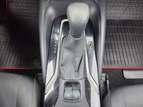 Used 2020 Toyota Corolla LE FWD image 23