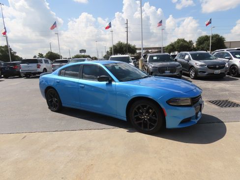 Used 2023 Dodge Charger SXT w/ Blacktop Package RWD image 7