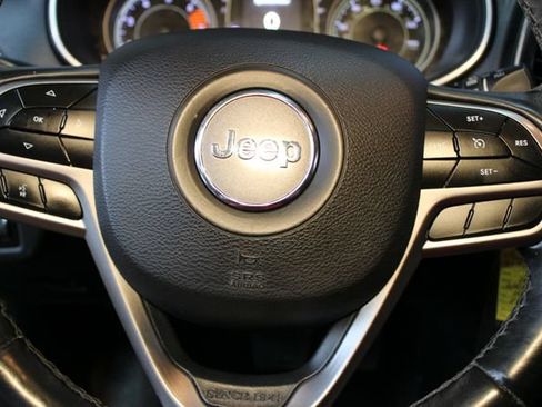 Used 2019 Jeep Cherokee Sport w/ Cold Weather Group AWD/4WD image 20