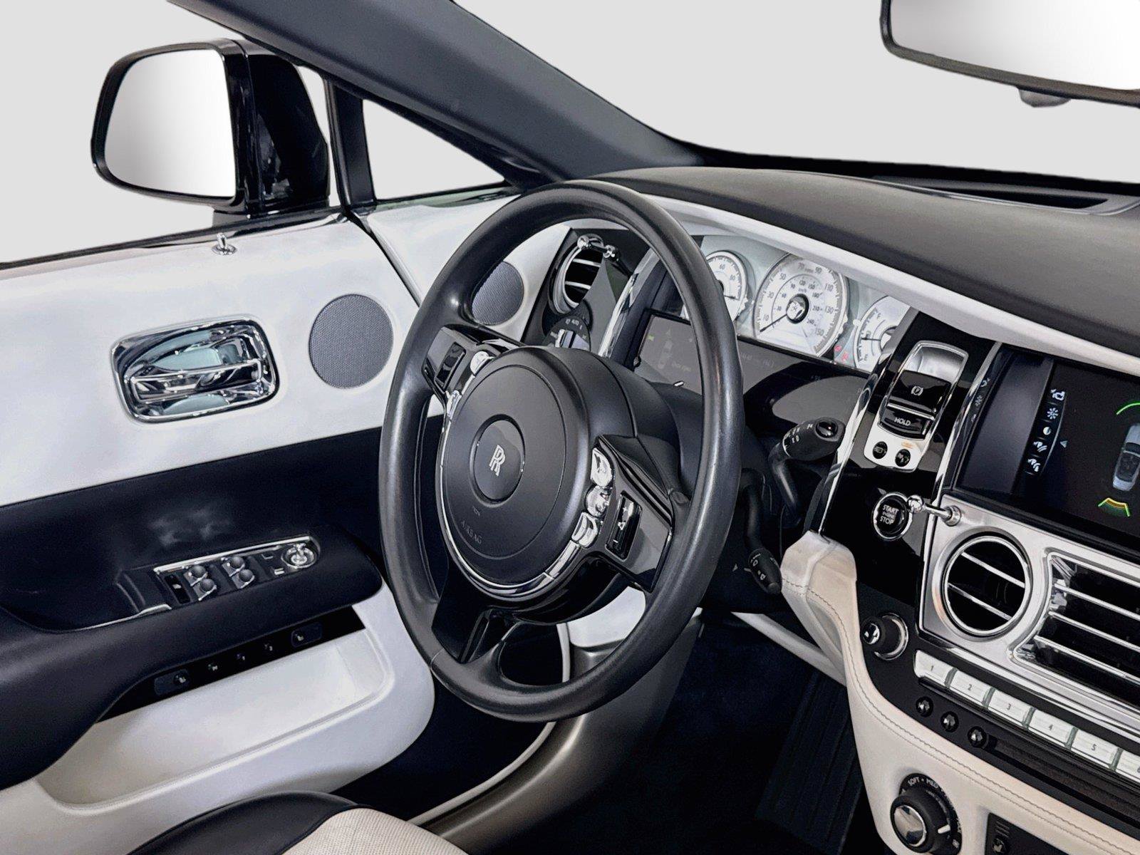 Used 2018 Rolls-Royce Dawn RWD image 28