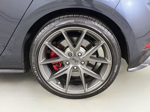 Used 2020 Volkswagen GTI SE FWD image 31
