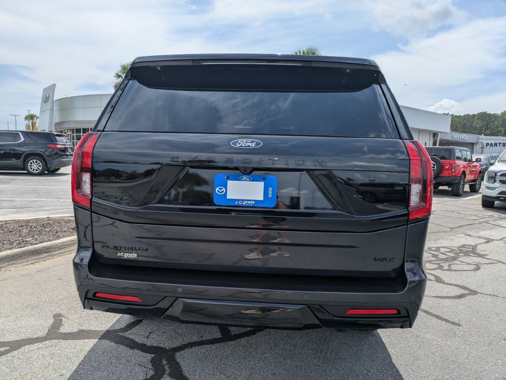 New 2027 Ford Expedition Max Platinum w/ Stealth Appearance Package RWD image 5