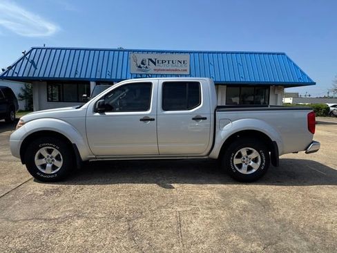 Used 2012 Nissan Frontier SV RWD image 8