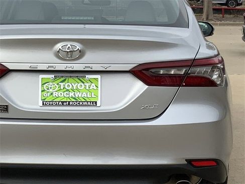 Used 2022 Toyota Camry XLE image 5