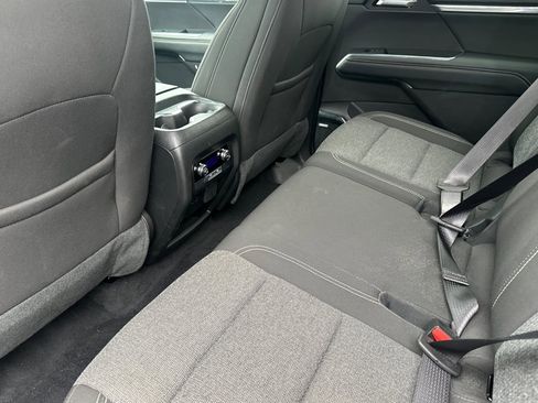 Used 2025 GMC Acadia Elevation image 14